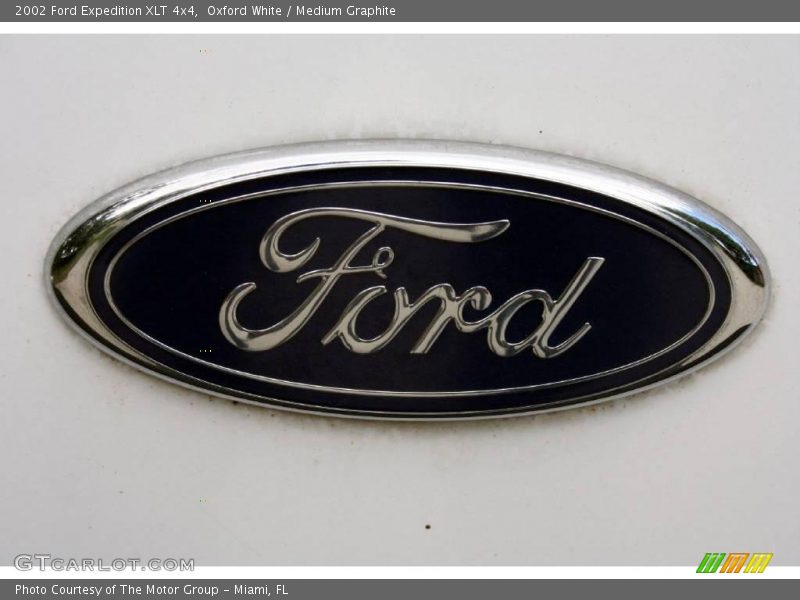 Oxford White / Medium Graphite 2002 Ford Expedition XLT 4x4