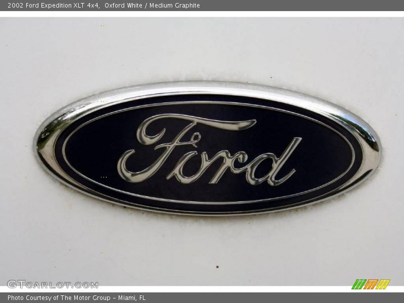 Oxford White / Medium Graphite 2002 Ford Expedition XLT 4x4