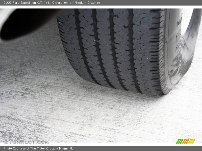 Oxford White / Medium Graphite 2002 Ford Expedition XLT 4x4