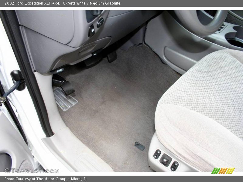 Oxford White / Medium Graphite 2002 Ford Expedition XLT 4x4