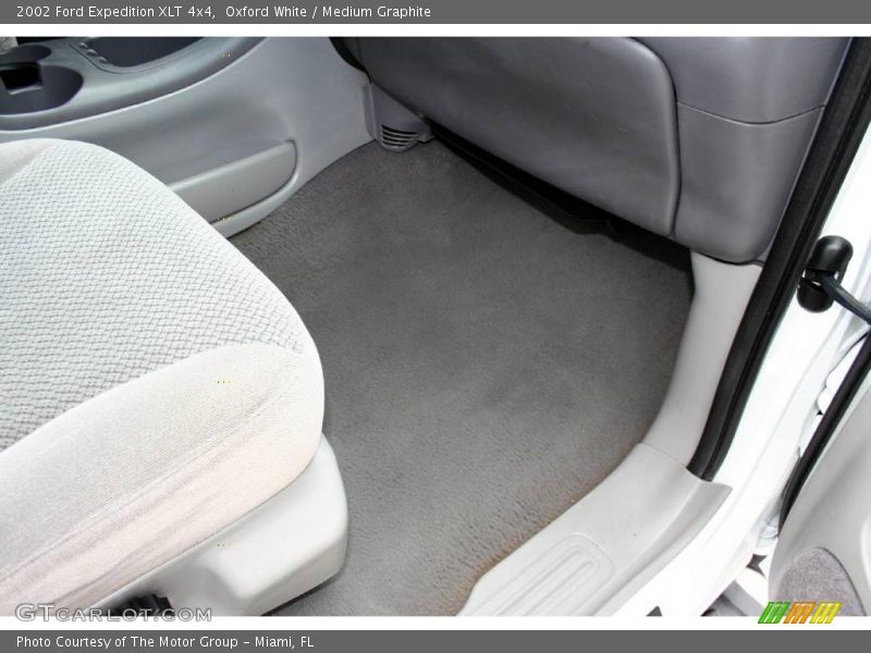 Oxford White / Medium Graphite 2002 Ford Expedition XLT 4x4