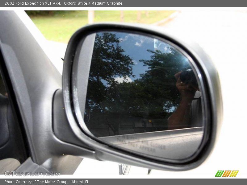 Oxford White / Medium Graphite 2002 Ford Expedition XLT 4x4