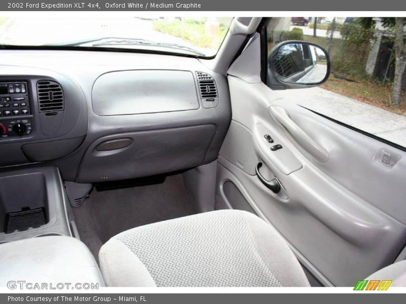 Oxford White / Medium Graphite 2002 Ford Expedition XLT 4x4