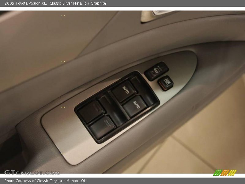 Classic Silver Metallic / Graphite 2009 Toyota Avalon XL