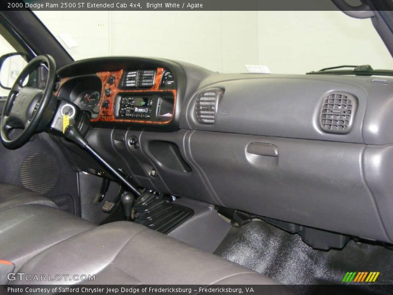 Bright White / Agate 2000 Dodge Ram 2500 ST Extended Cab 4x4