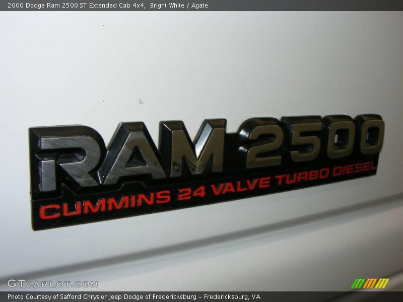 Bright White / Agate 2000 Dodge Ram 2500 ST Extended Cab 4x4