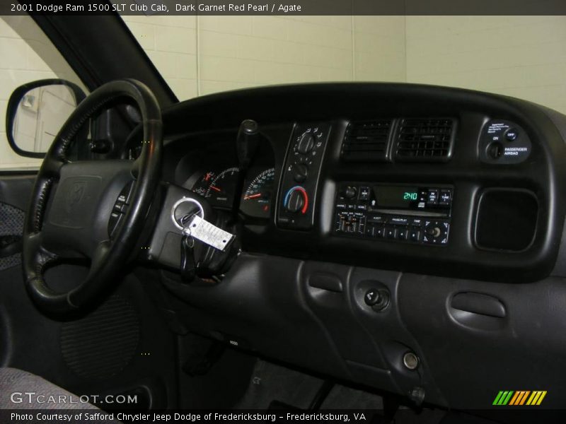 Dark Garnet Red Pearl / Agate 2001 Dodge Ram 1500 SLT Club Cab