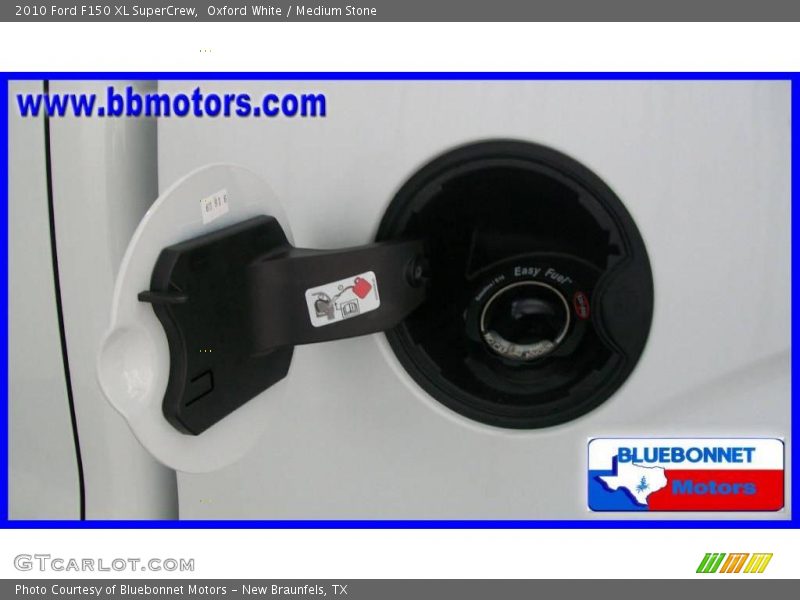Oxford White / Medium Stone 2010 Ford F150 XL SuperCrew