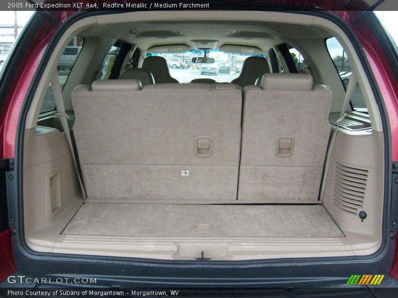 Redfire Metallic / Medium Parchment 2005 Ford Expedition XLT 4x4