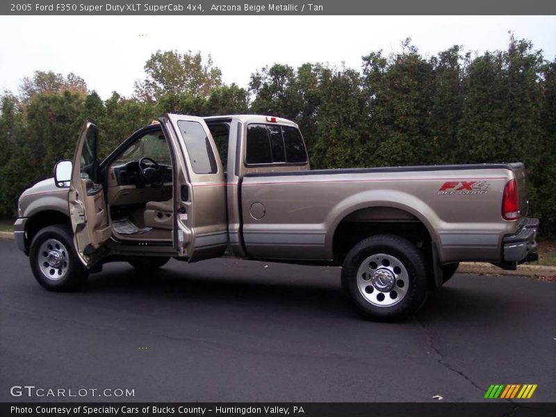 Arizona Beige Metallic / Tan 2005 Ford F350 Super Duty XLT SuperCab 4x4
