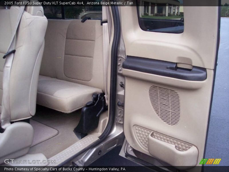 Arizona Beige Metallic / Tan 2005 Ford F350 Super Duty XLT SuperCab 4x4