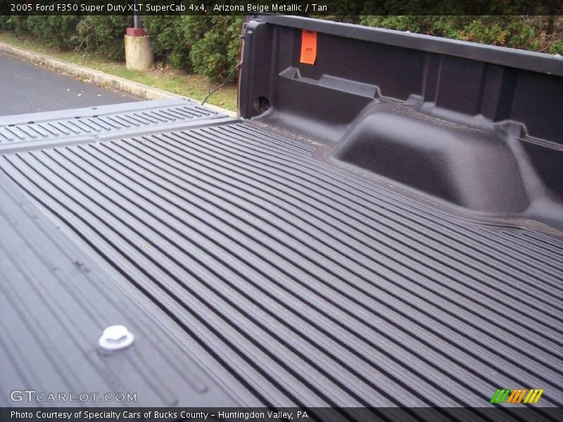 Arizona Beige Metallic / Tan 2005 Ford F350 Super Duty XLT SuperCab 4x4