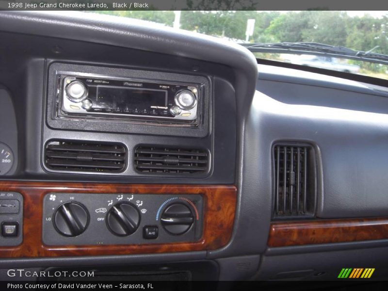 Black / Black 1998 Jeep Grand Cherokee Laredo