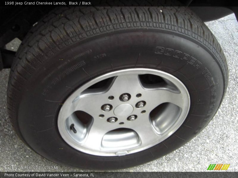 Black / Black 1998 Jeep Grand Cherokee Laredo