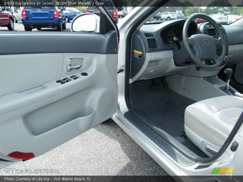 Bright Silver Metallic / Gray 2009 Kia Spectra EX Sedan