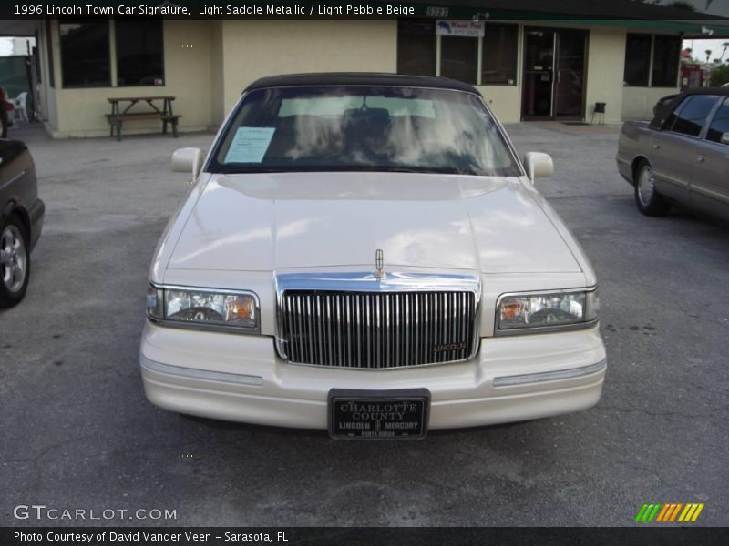 Light Saddle Metallic / Light Pebble Beige 1996 Lincoln Town Car Signature