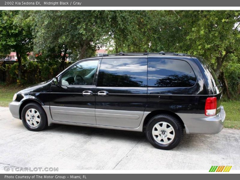 Midnight Black / Gray 2002 Kia Sedona EX