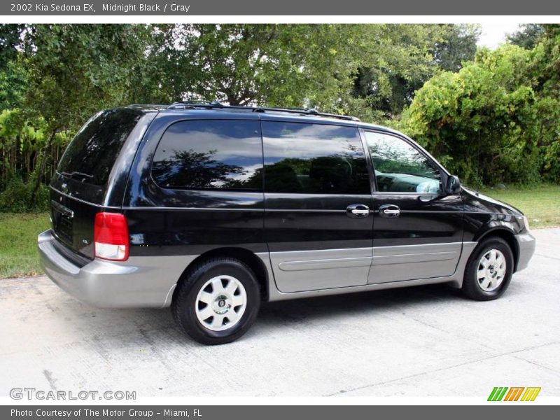 Midnight Black / Gray 2002 Kia Sedona EX