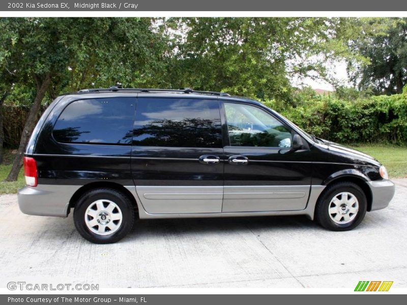 Midnight Black / Gray 2002 Kia Sedona EX