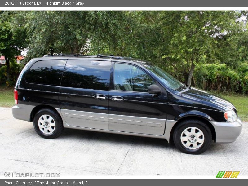 Midnight Black / Gray 2002 Kia Sedona EX