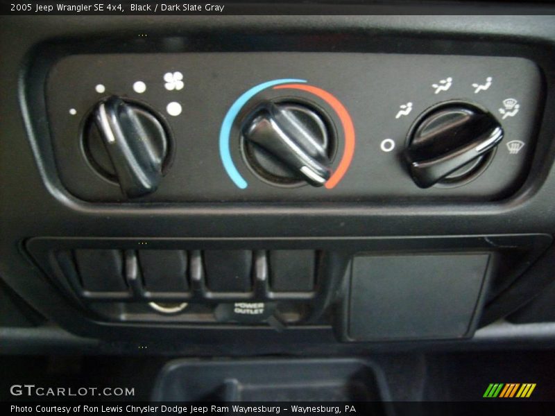 Black / Dark Slate Gray 2005 Jeep Wrangler SE 4x4