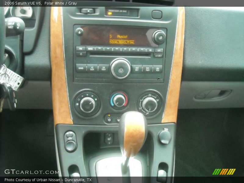 Polar White / Gray 2006 Saturn VUE V6