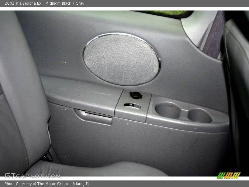 Midnight Black / Gray 2002 Kia Sedona EX