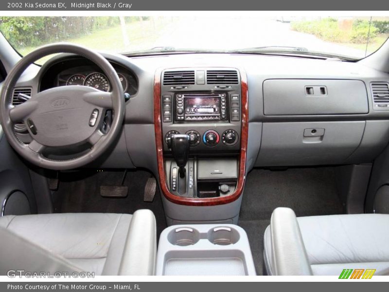 Midnight Black / Gray 2002 Kia Sedona EX