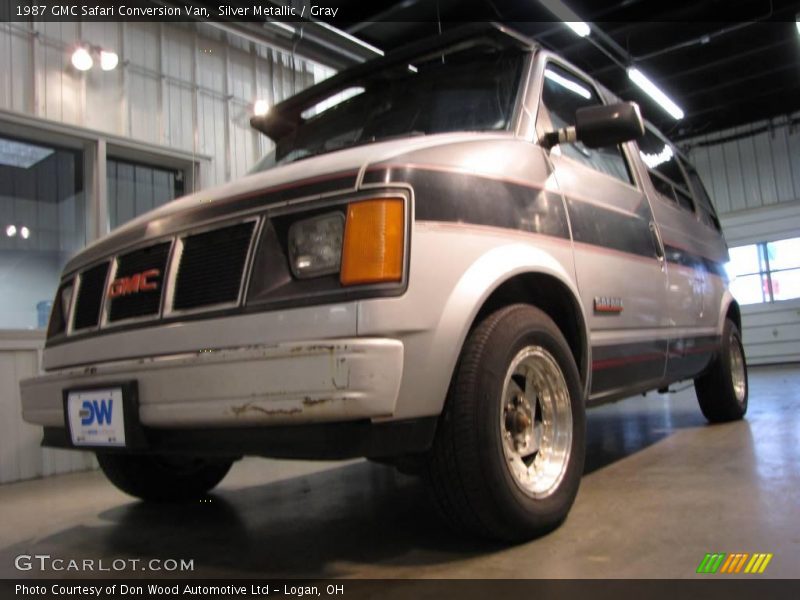 Silver Metallic / Gray 1987 GMC Safari Conversion Van