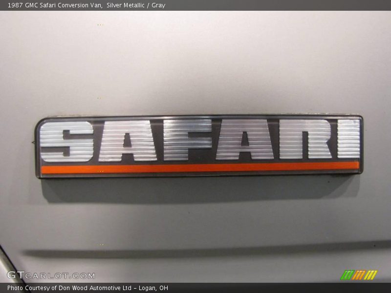 Silver Metallic / Gray 1987 GMC Safari Conversion Van
