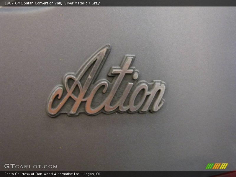 Silver Metallic / Gray 1987 GMC Safari Conversion Van