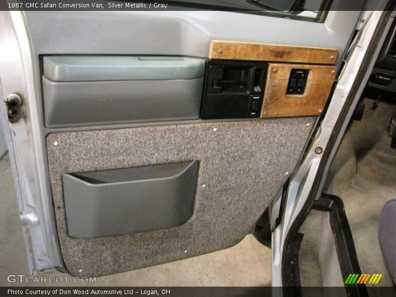 Silver Metallic / Gray 1987 GMC Safari Conversion Van