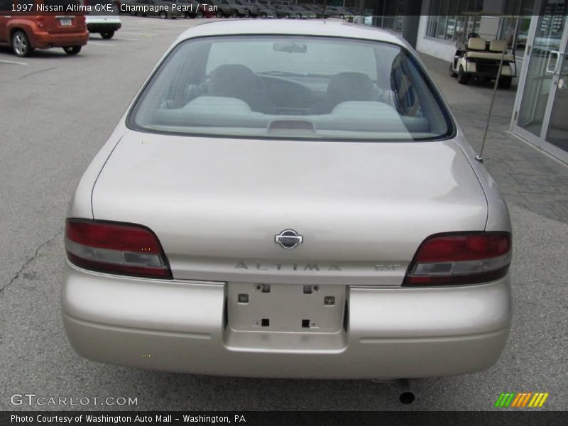 Champagne Pearl / Tan 1997 Nissan Altima GXE