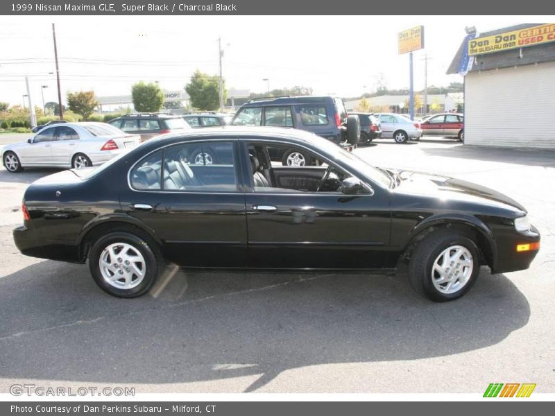 Super Black / Charcoal Black 1999 Nissan Maxima GLE