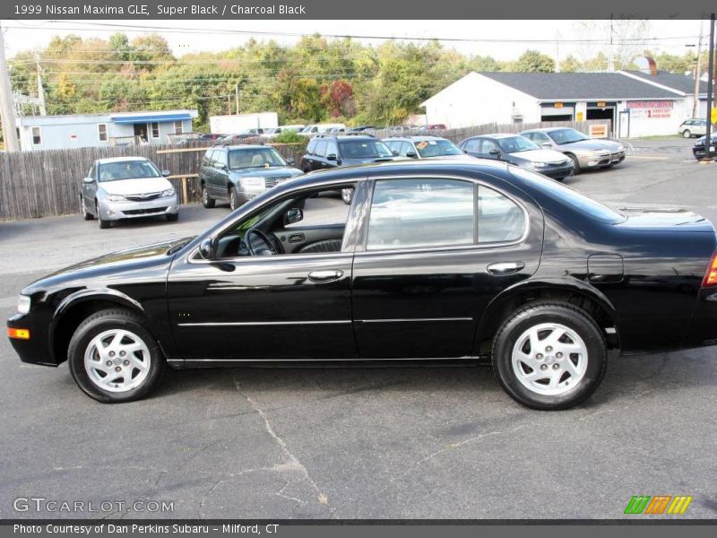 Super Black / Charcoal Black 1999 Nissan Maxima GLE