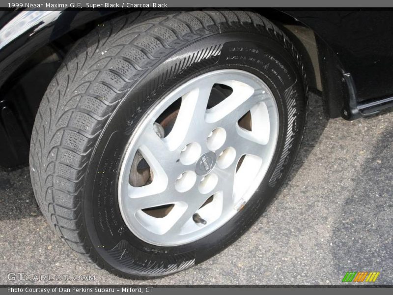 Super Black / Charcoal Black 1999 Nissan Maxima GLE