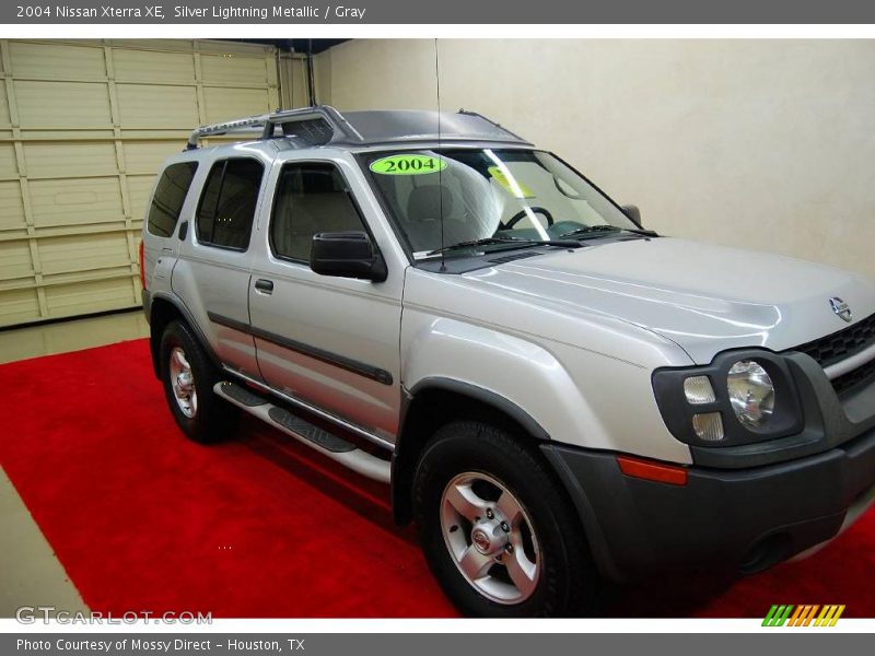 Silver Lightning Metallic / Gray 2004 Nissan Xterra XE