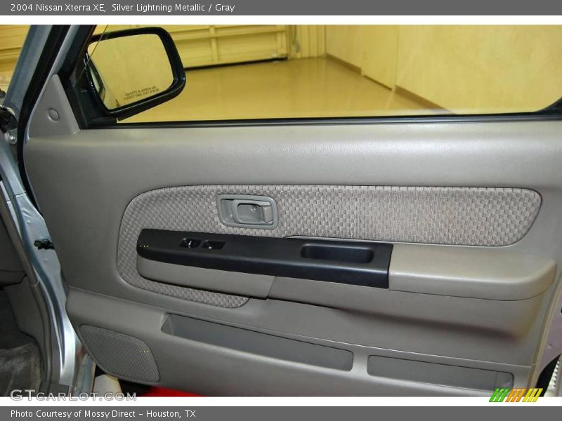 Silver Lightning Metallic / Gray 2004 Nissan Xterra XE