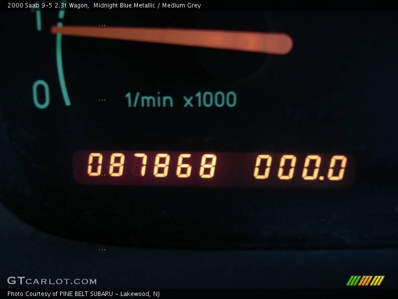 Midnight Blue Metallic / Medium Grey 2000 Saab 9-5 2.3t Wagon
