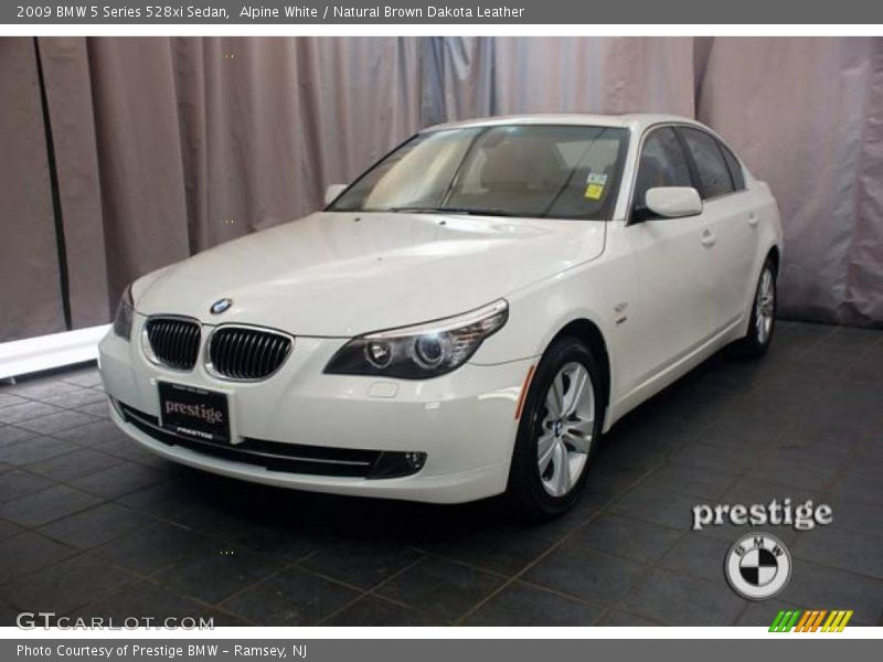 Alpine White / Natural Brown Dakota Leather 2009 BMW 5 Series 528xi Sedan