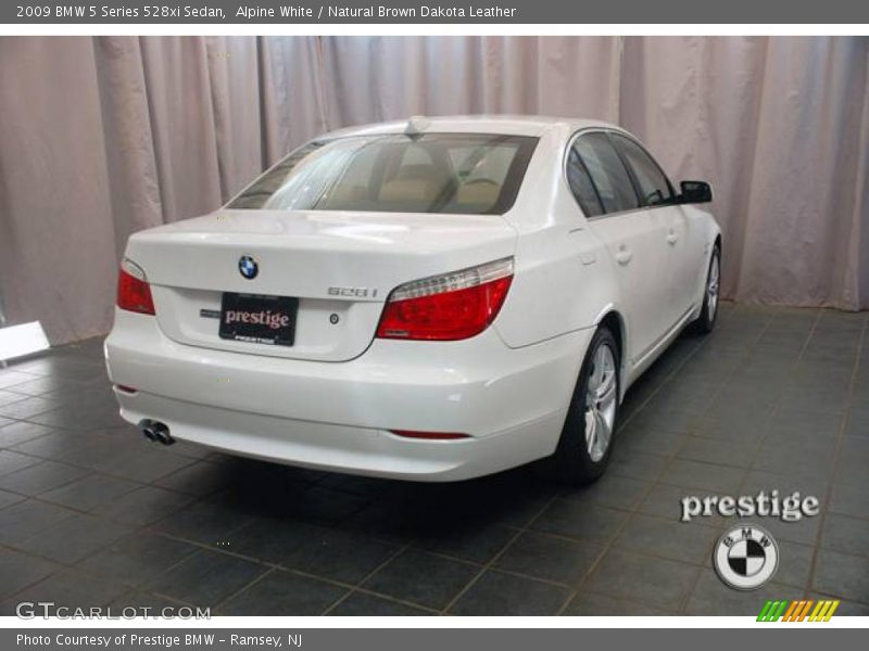 Alpine White / Natural Brown Dakota Leather 2009 BMW 5 Series 528xi Sedan