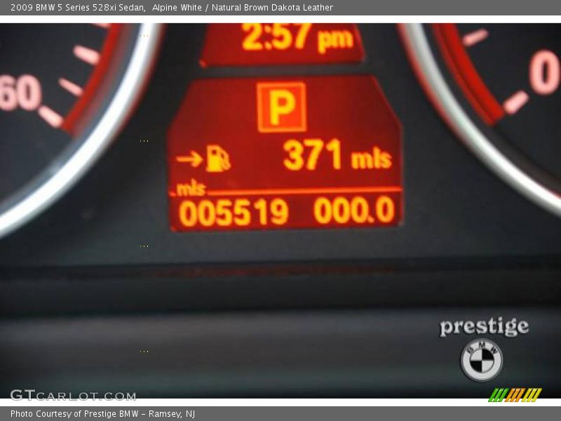 Alpine White / Natural Brown Dakota Leather 2009 BMW 5 Series 528xi Sedan