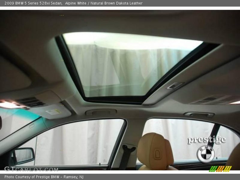 Alpine White / Natural Brown Dakota Leather 2009 BMW 5 Series 528xi Sedan