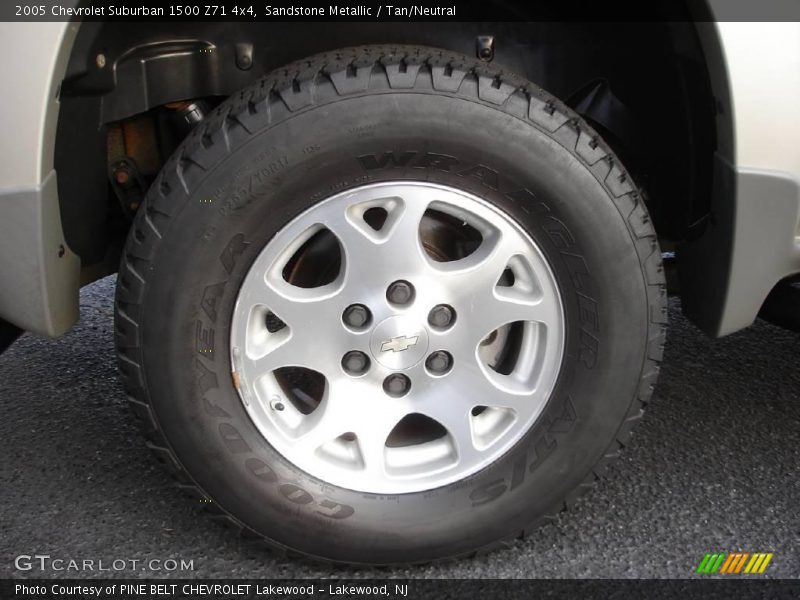Sandstone Metallic / Tan/Neutral 2005 Chevrolet Suburban 1500 Z71 4x4
