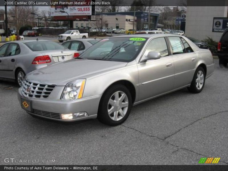 Light Platinum Metallic / Ebony Black 2006 Cadillac DTS Luxury