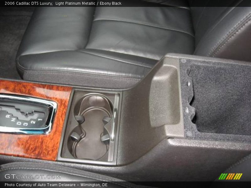 Light Platinum Metallic / Ebony Black 2006 Cadillac DTS Luxury