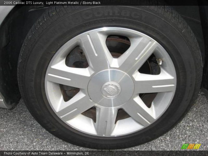 Light Platinum Metallic / Ebony Black 2006 Cadillac DTS Luxury