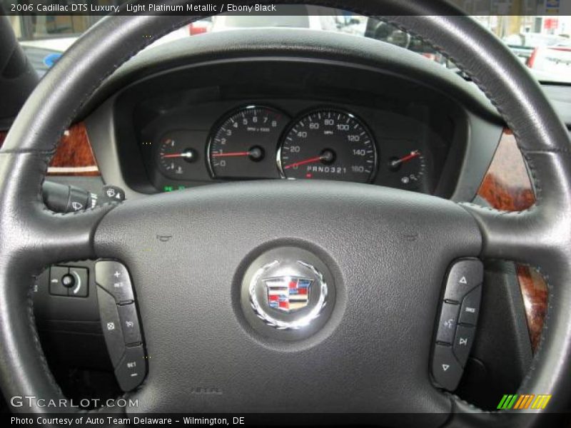 Light Platinum Metallic / Ebony Black 2006 Cadillac DTS Luxury