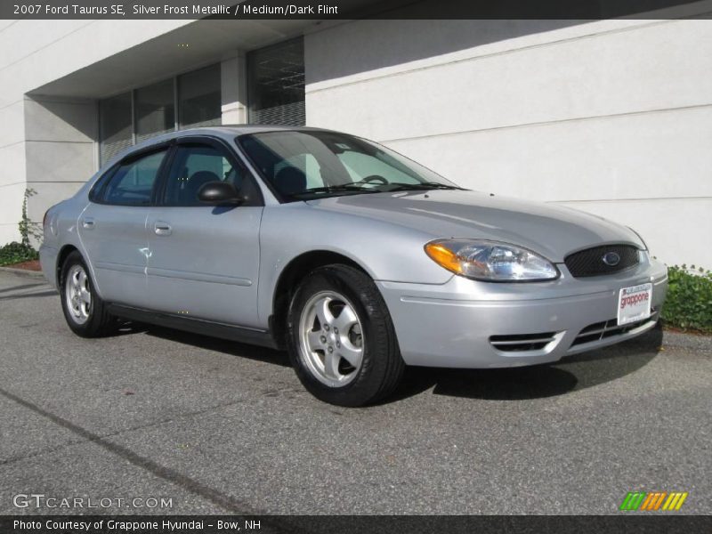 Silver Frost Metallic / Medium/Dark Flint 2007 Ford Taurus SE