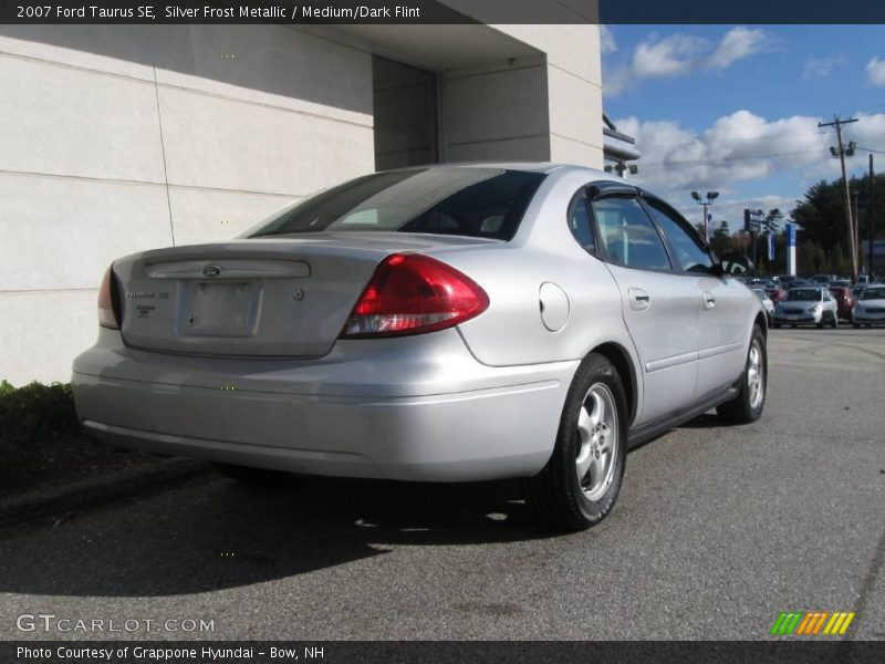 Silver Frost Metallic / Medium/Dark Flint 2007 Ford Taurus SE